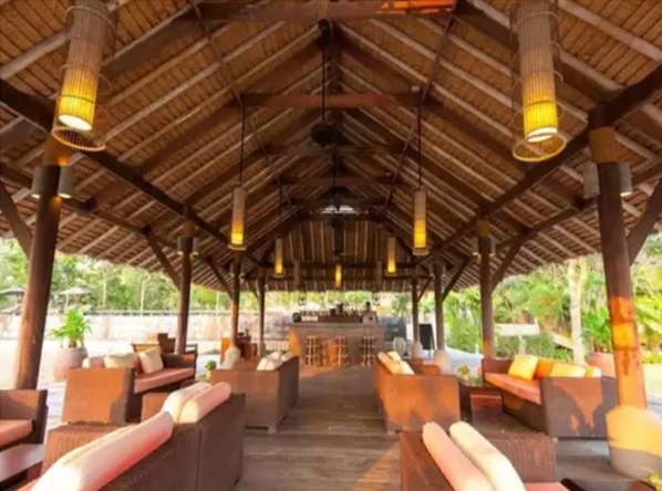 Guti Resort & Spa Hua Hin (By AKA)
บรรยากาศสงบเงียบวิว เป็นภูเขาแบบพาโนรามา พร้อมด้วยสิ่งอำนวยความสะดวกครบครัน